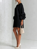 Andrea - Elegantní Mini Šaty s Květinovými Knoflíky