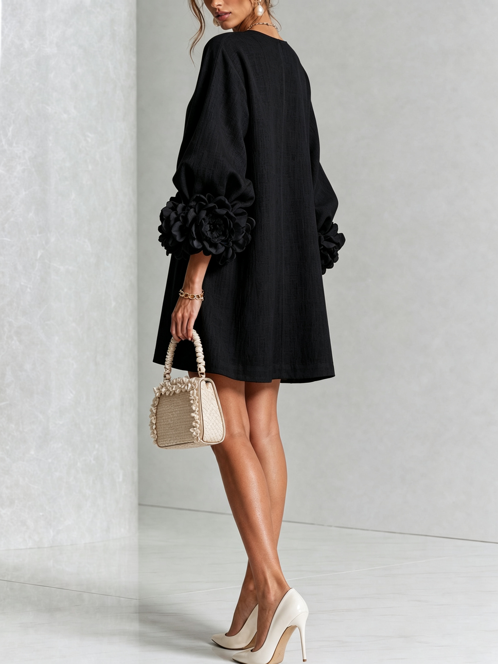 Andrea - Elegantní Mini Šaty s Květinovými Knoflíky