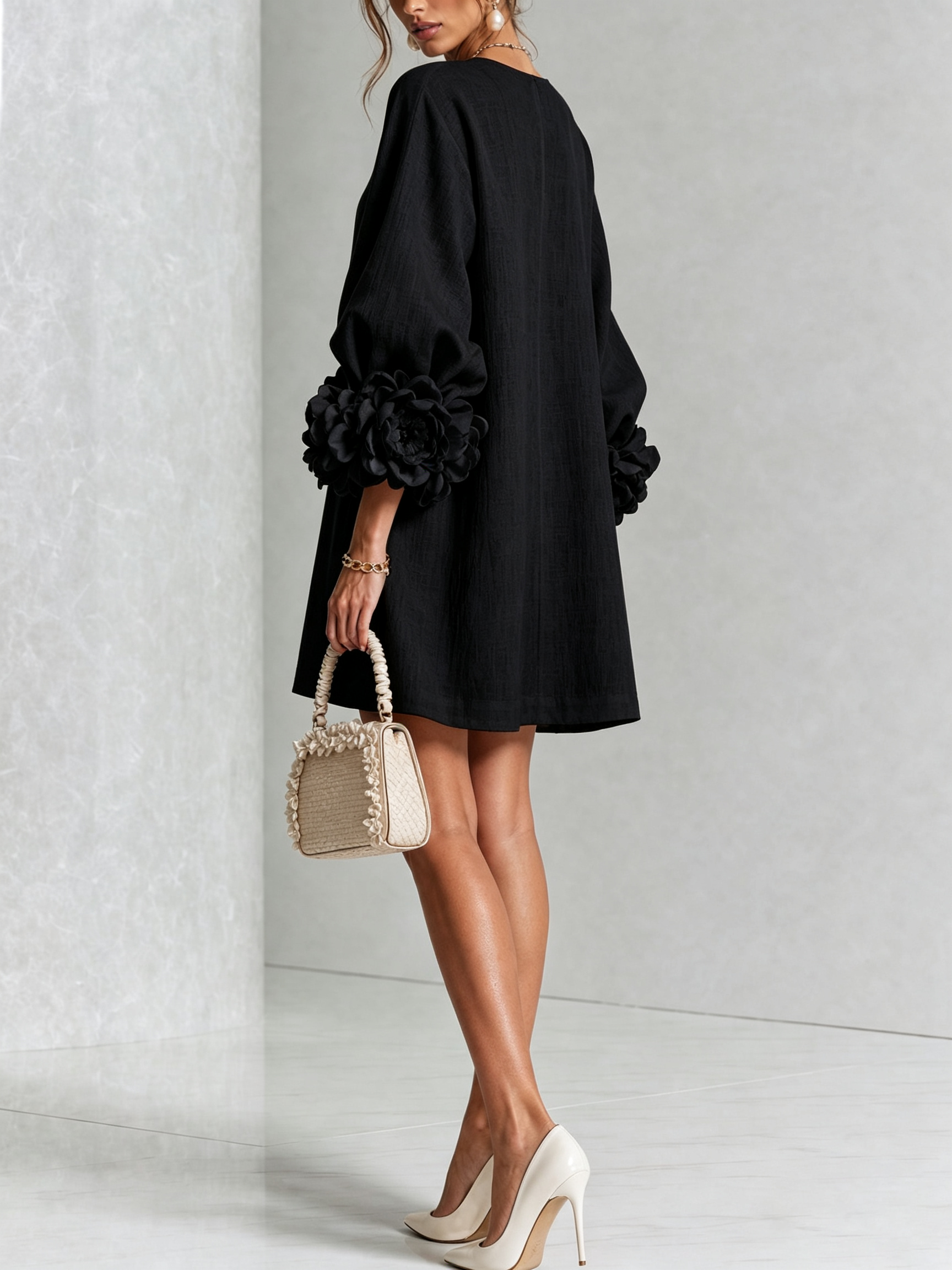 Andrea - Elegantní Mini Šaty s Květinovými Knoflíky