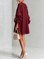 Andrea - Elegantní Mini Šaty s Květinovými Knoflíky