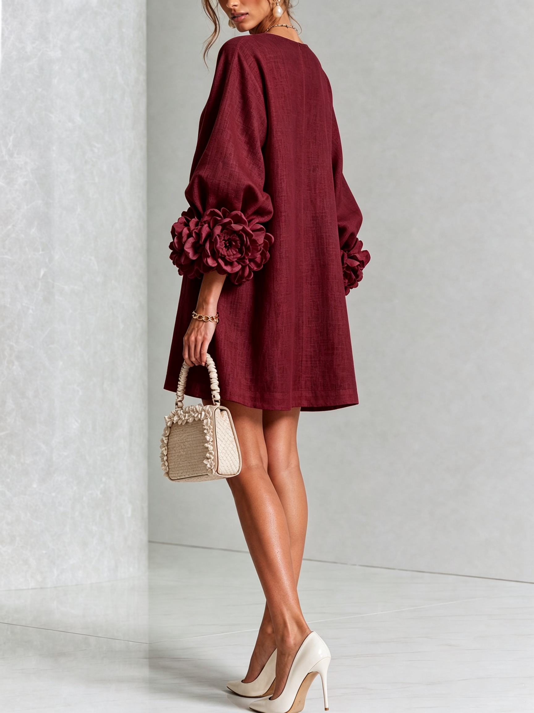 Andrea - Elegantní Mini Šaty s Květinovými Knoflíky