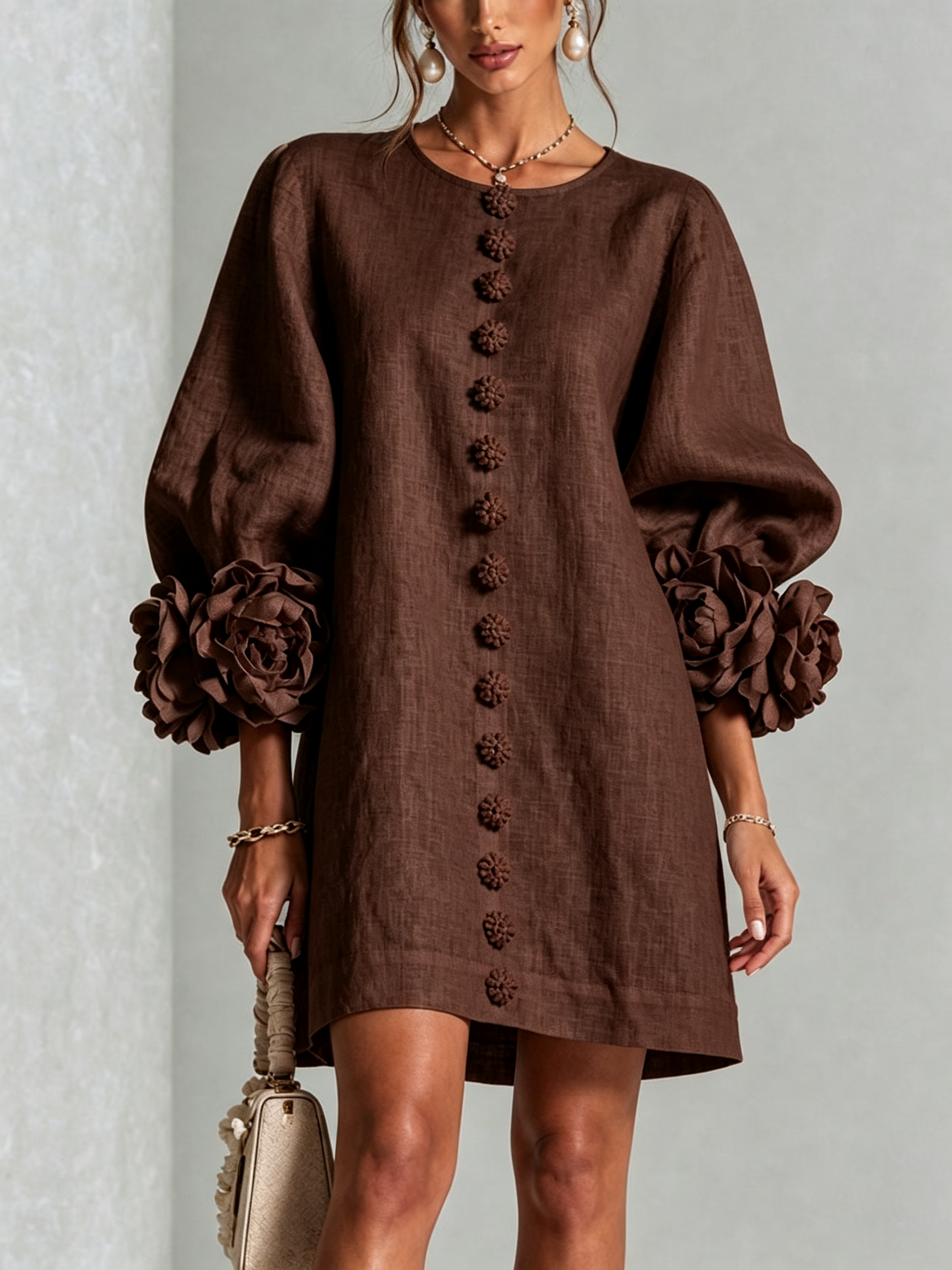 Andrea - Elegantní Mini Šaty s Květinovými Knoflíky