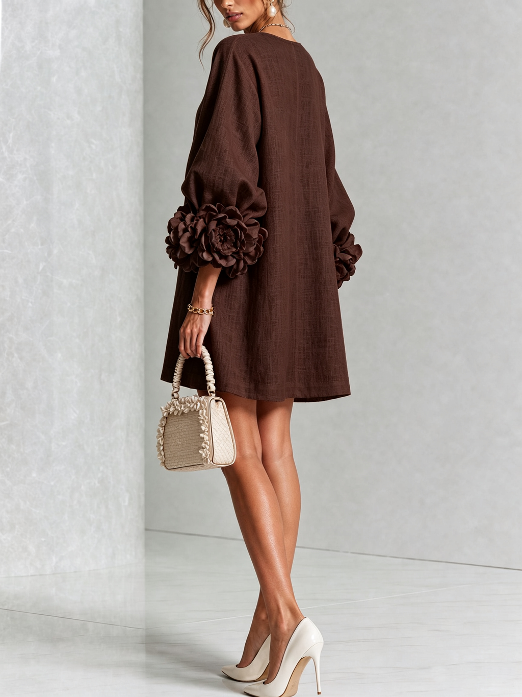 Andrea - Elegantní Mini Šaty s Květinovými Knoflíky
