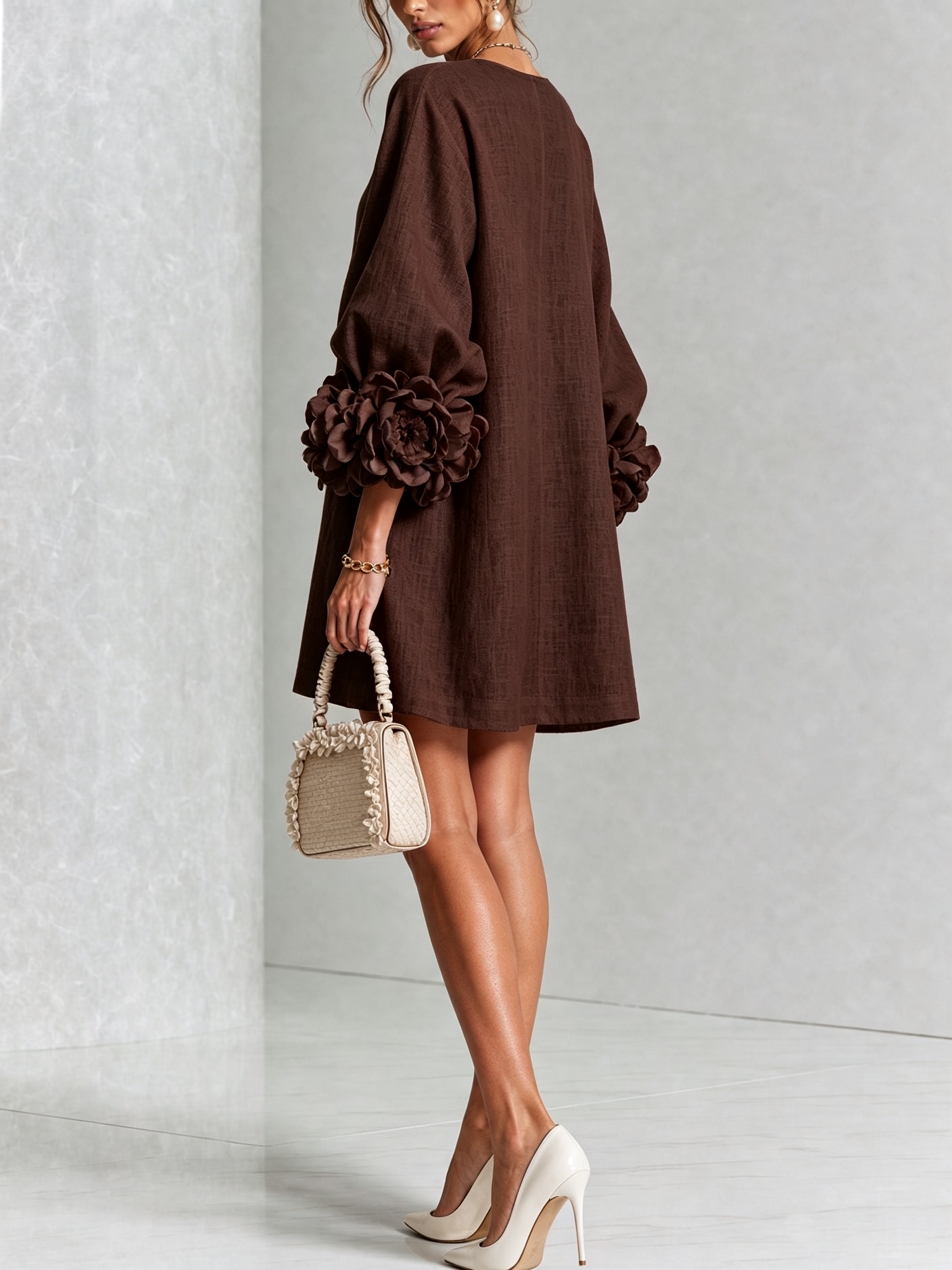 Andrea - Elegantní Mini Šaty s Květinovými Knoflíky