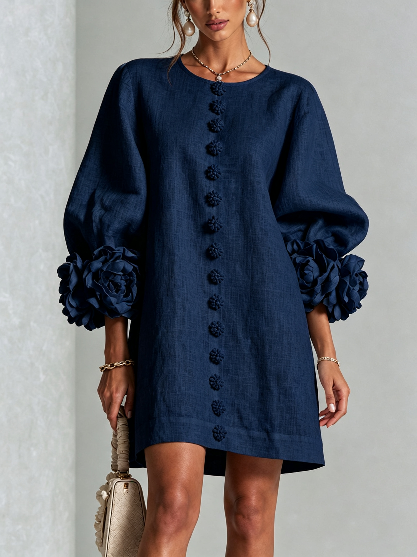 Andrea - Elegantní Mini Šaty s Květinovými Knoflíky