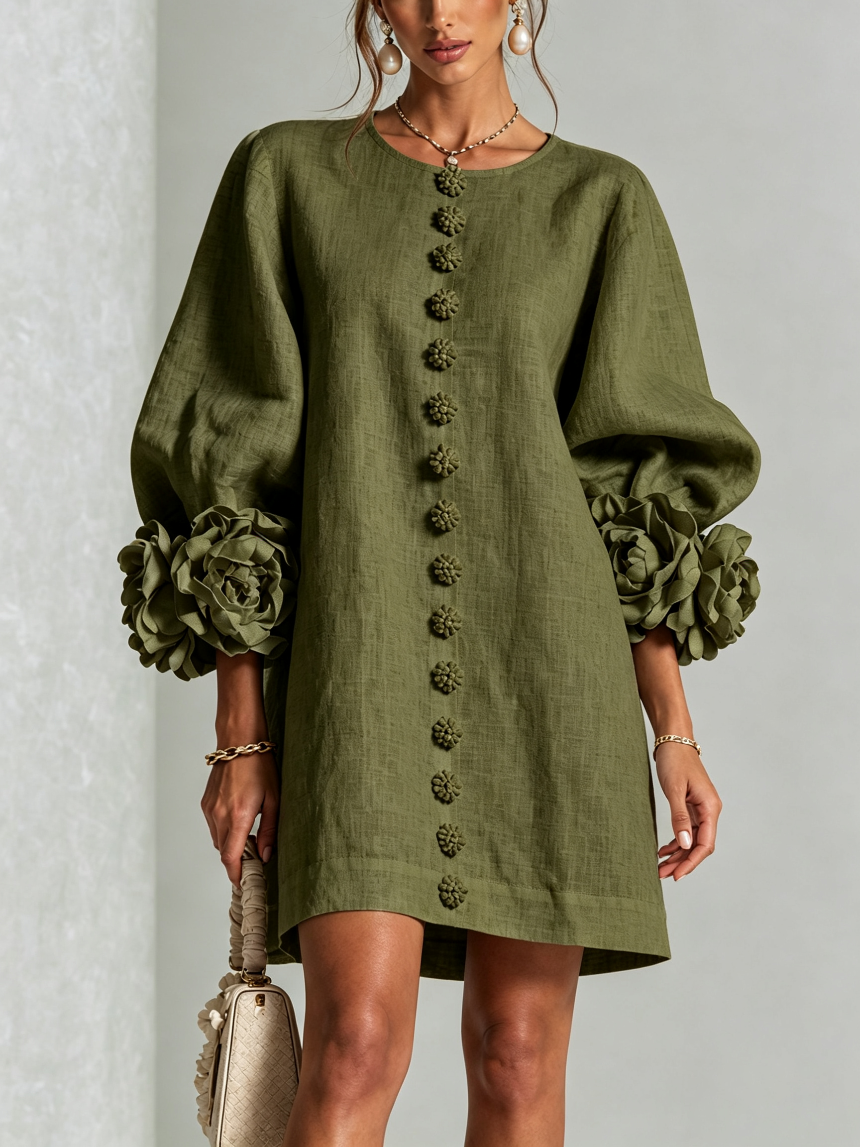 Andrea - Elegantní Mini Šaty s Květinovými Knoflíky