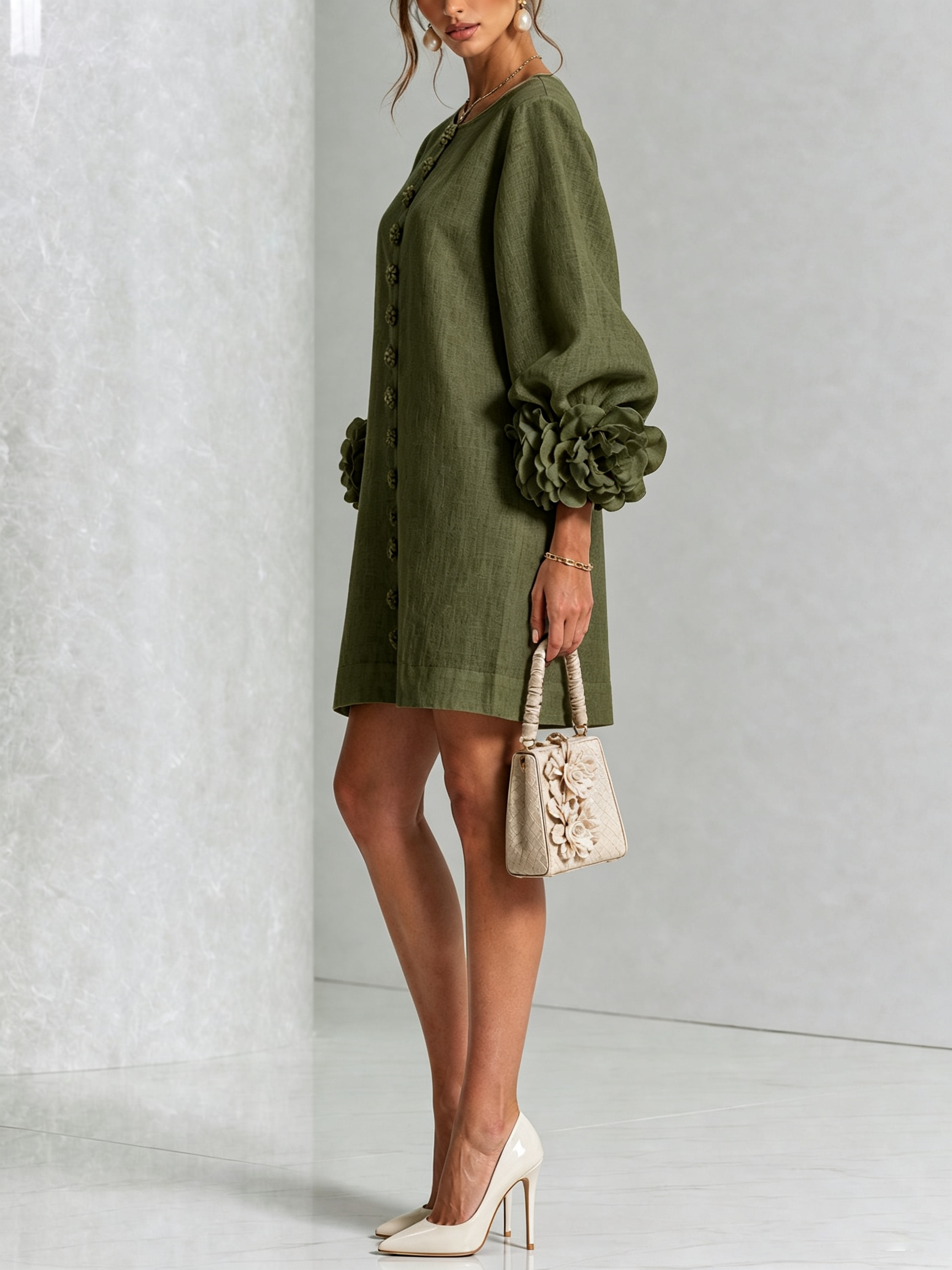Andrea - Elegantní Mini Šaty s Květinovými Knoflíky