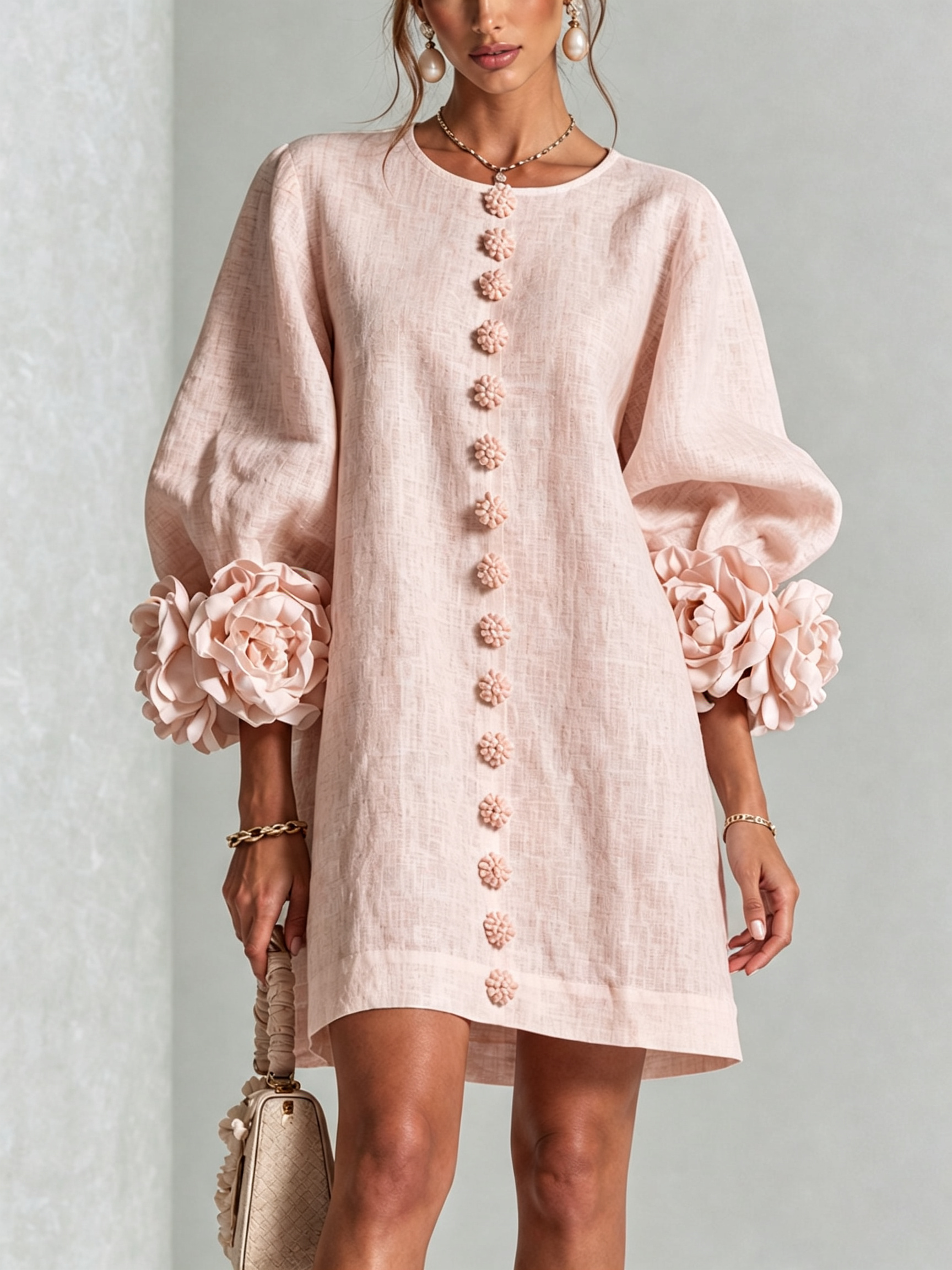 Andrea - Elegantní Mini Šaty s Květinovými Knoflíky